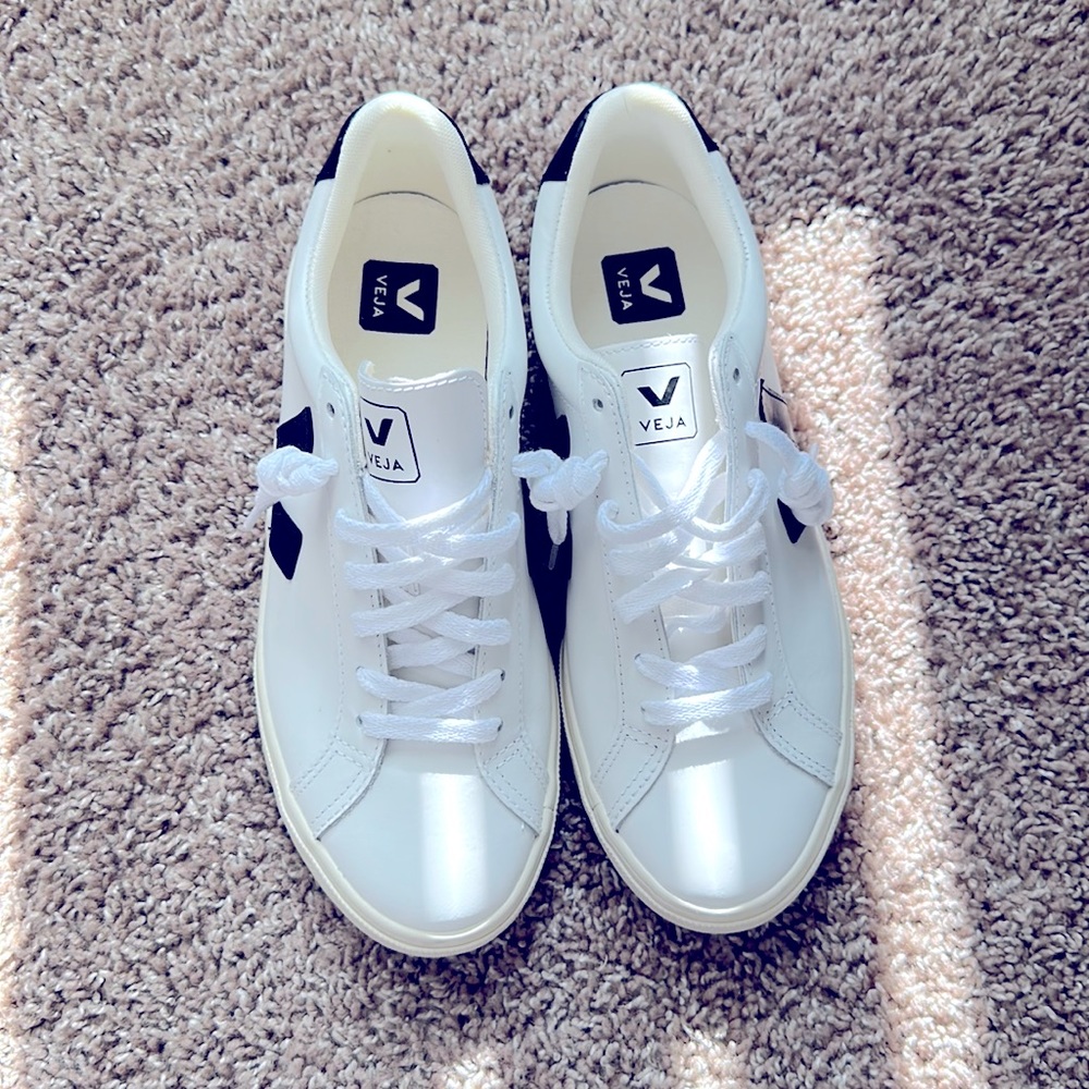 VEJA, Size US 9 EUR 40